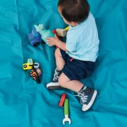 Klean Kanteen Kids Sippy Cup 335ml - Pool Party Blue -Camping Sale Shop 2019 K12CSIPPY BB BoyWithToys sippy bottle lifestyle 8bb1d1e2 3e8f 4d6d a188 13ebdf0ae6ff