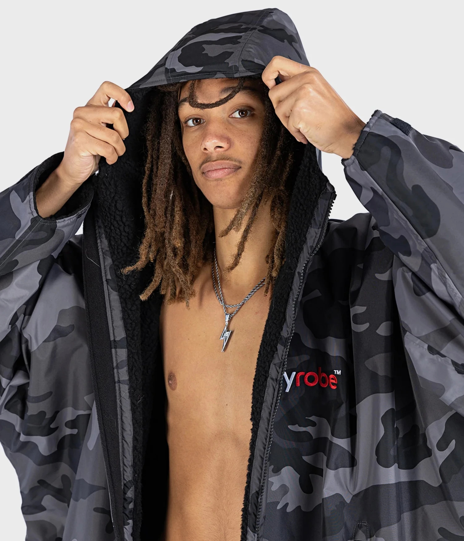 Dryrobe Advance Long Sleeve Black Camouflage - RECYCLED 5 Dryrobe Advance Long Sleeve Black Camouflage - RECYCLED - Image 3