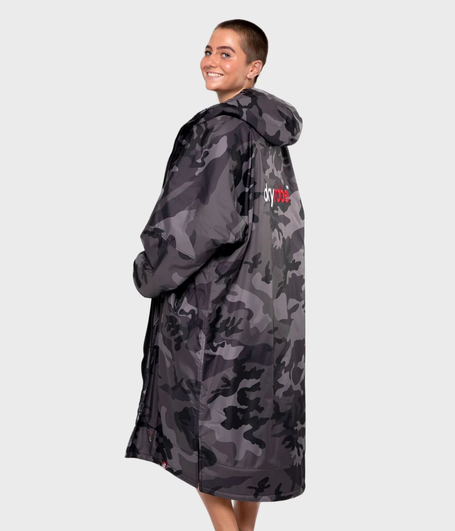 Dryrobe Advance Long Sleeve Black Camouflage - RECYCLED 13 Dryrobe Advance Long Sleeve Black Camouflage - RECYCLED - Image 11
