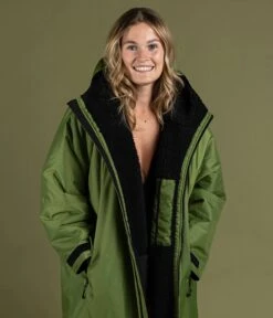 Dryrobe Advance Long Sleeve FOREST GREEN BLACK - RECYCLED -Camping Sale Shop Forest Green 6 2024x2024 6dabac77 7301 4cc4 b238 94760314e834
