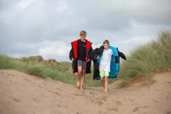 Dryrobe Advance Kids Long Sleeve BLACK BLUE - RECYCLED 9 Dryrobe Advance Kids Long Sleeve BLACK BLUE - RECYCLED -Camping Sale Shop KIDS BEACH DRYROBE 050 2024x2024 e0a6ab22 aa1e 41da ae76 3de2d6fc0fc8