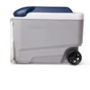 Igloo Maxcold 40 Roller Cool Box - Grey / Blue 2 Igloo Maxcold 40 Roller Cool Box - Grey / Blue -Camping Sale Shop Koelbox Igloo Maxcold 40 Roller Grey