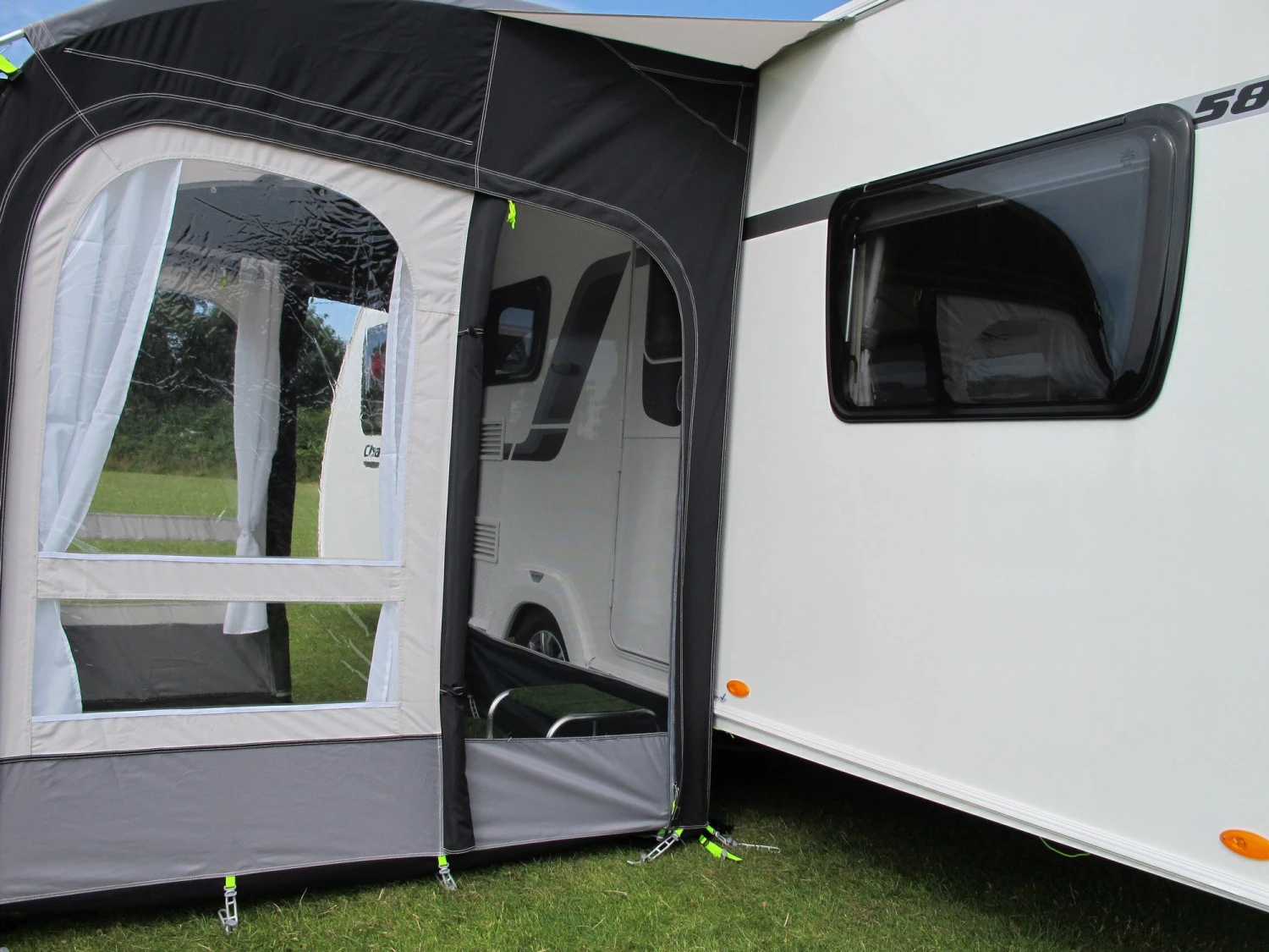 Dometic Rally Pro 200 Caravan Awning 5 Dometic Rally Pro 200 Caravan Awning - Image 3
